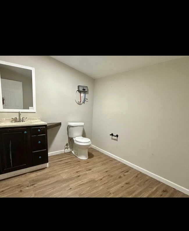 Building Photo - 1418 Iowa Ave