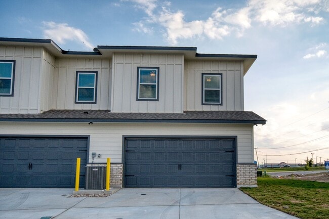 Building Photo - 1610 Lummus Dr