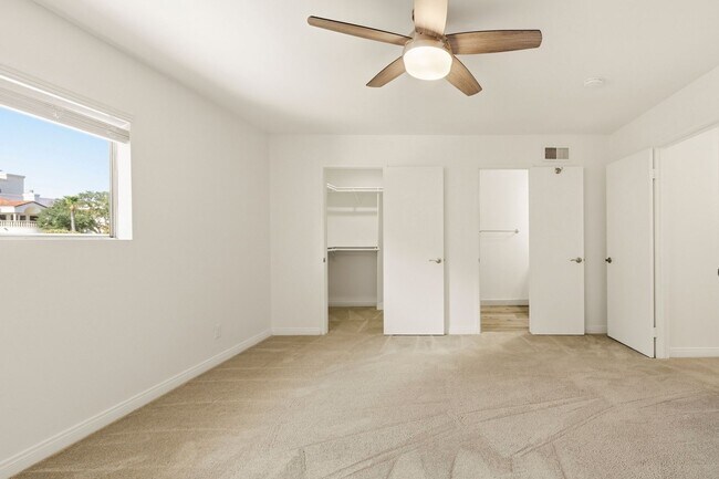 Building Photo - Remodeled 3bd/2.5bath steps from beaches, Racetrack, and Cedros Design district