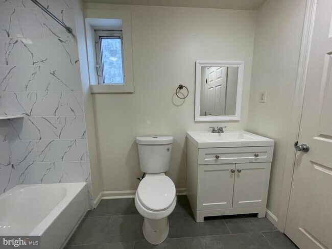 Building Photo - 1315 S Howard St