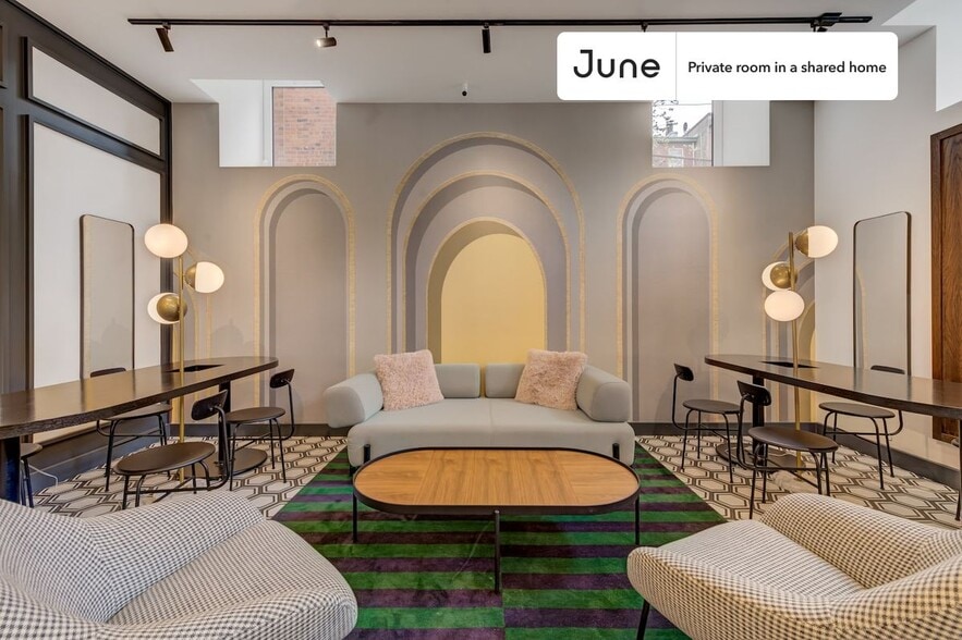 Building Photo - Amazing Private ROOM in Williamsburg