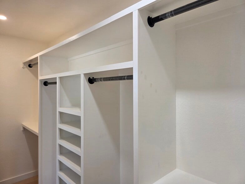 Building Photo - 10717 Deer Canyon Rd