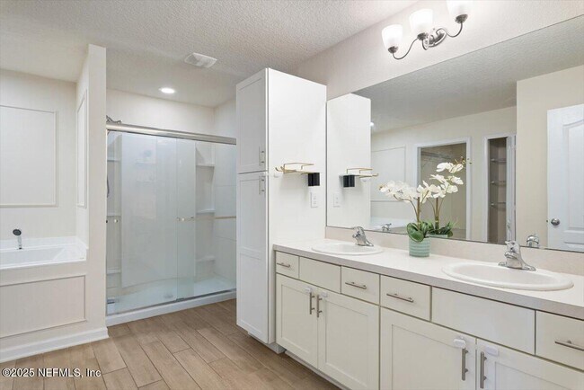 Building Photo - 88 N Hamilton Springs Rd