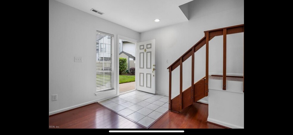 Building Photo - 264 Ferdinand Cir