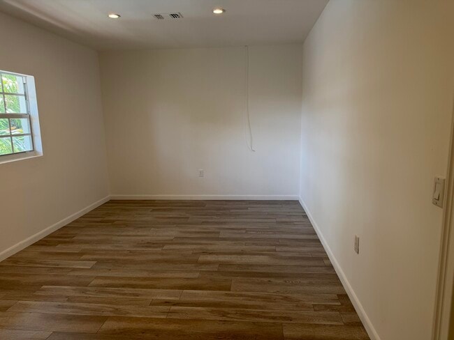 Building Photo - 4081 N 41st St