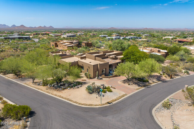 Building Photo - 10989 E Taos Dr