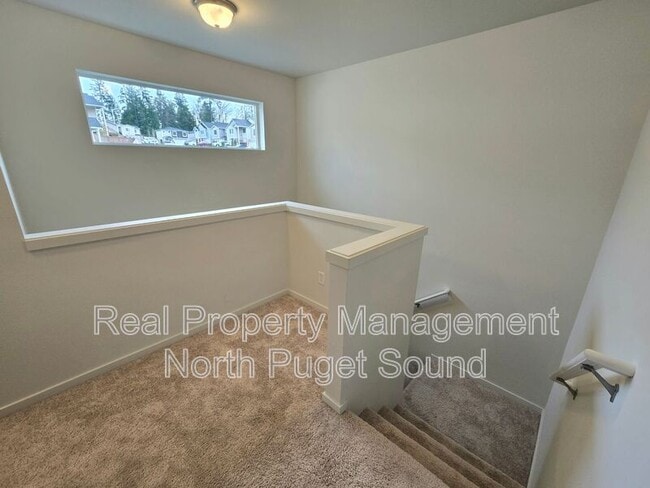 Building Photo - 4306 68th Dr NE