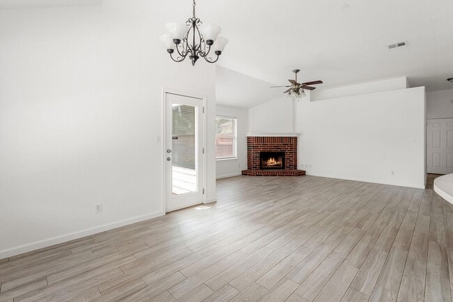 Building Photo - 5900 Taylorcrest Dr
