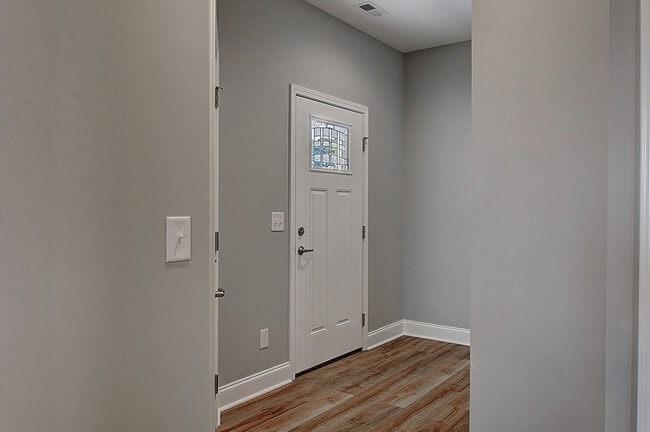 Building Photo - 330 Pauline Ingle Dr