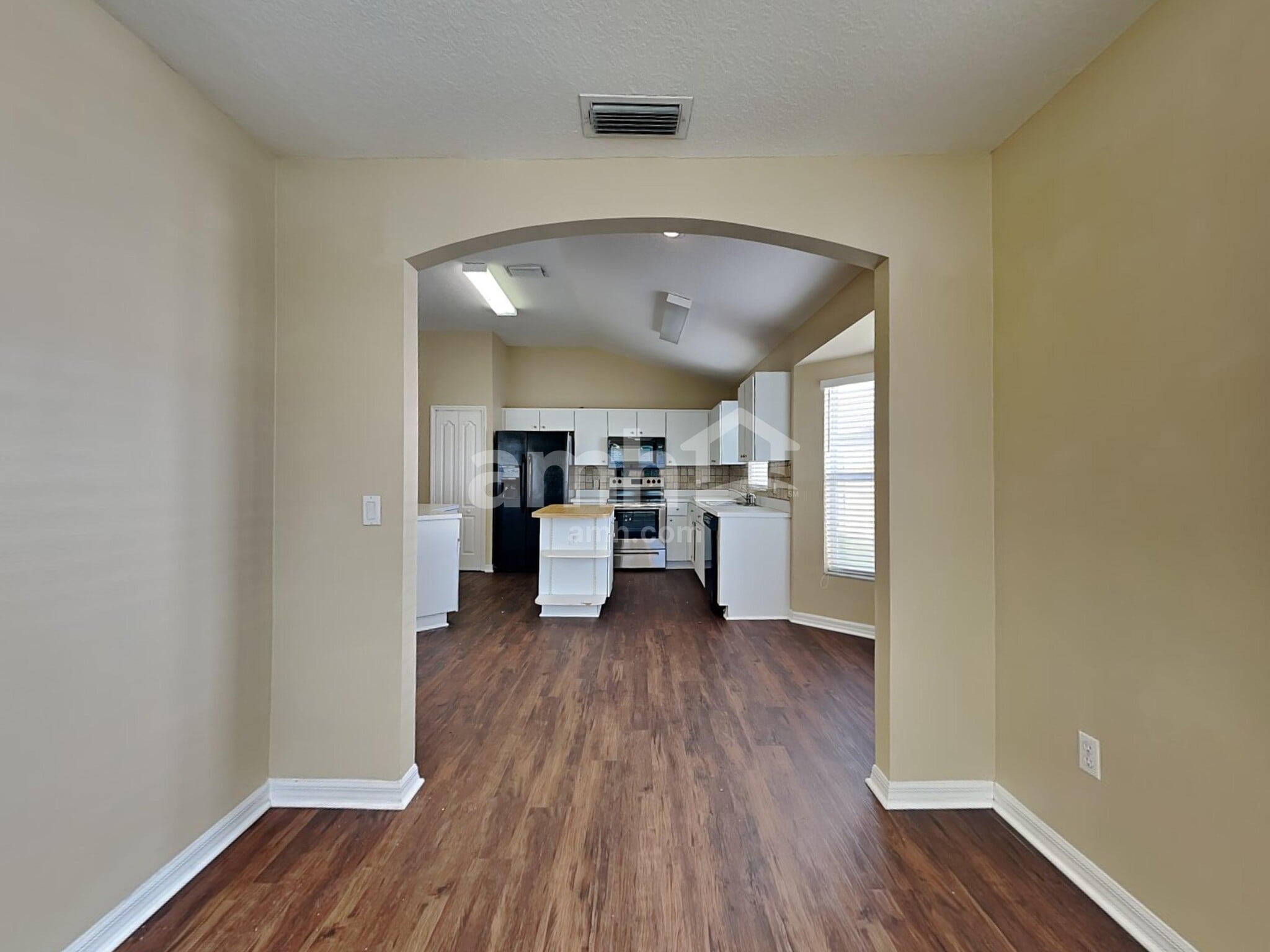 Building Photo - 1309 Lake Shore Ranch Dr