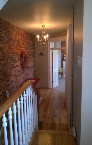 2nd Floor Landing - 1339-2 W North Ave