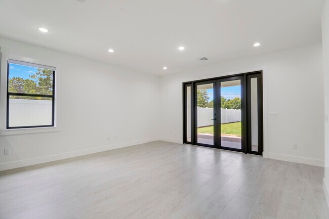 Building Photo - 17780 Thelma Ave