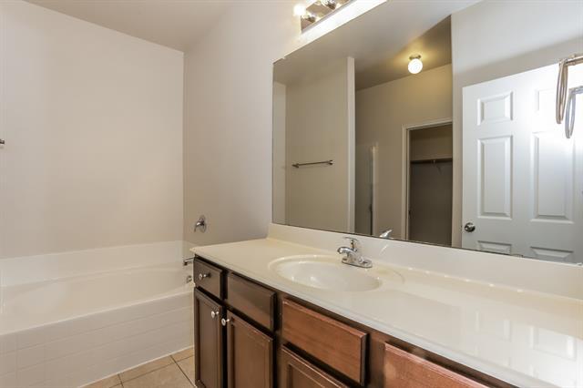 Building Photo - 12417 Shine Ave