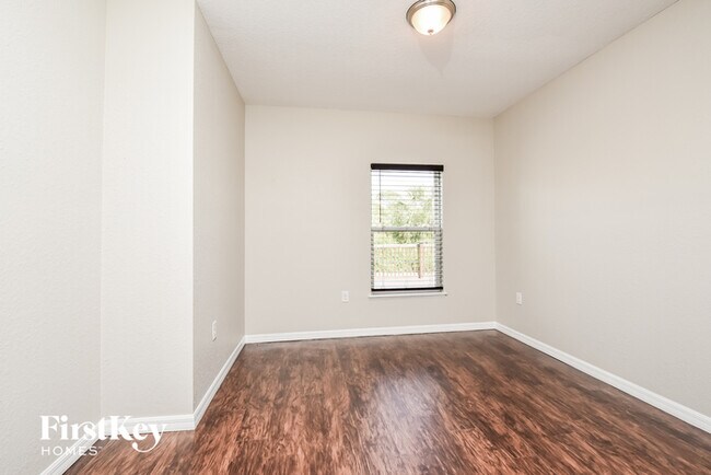 Building Photo - 3379 Toluca Terrace