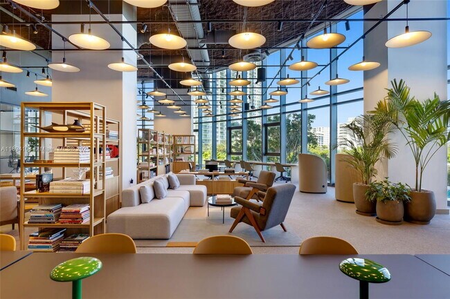 Building Photo - 500 Alton Rd