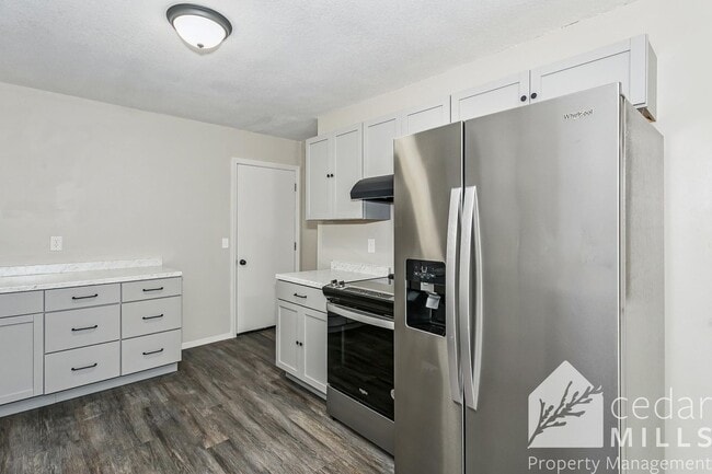 Building Photo - Updated 2 Bedroom Duplex - ANDOVER SCHOOLS!