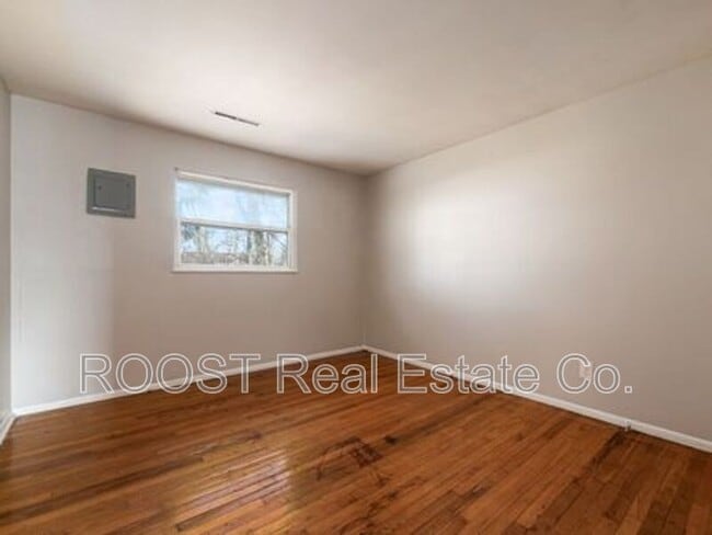 Building Photo - 780 Moon Rd