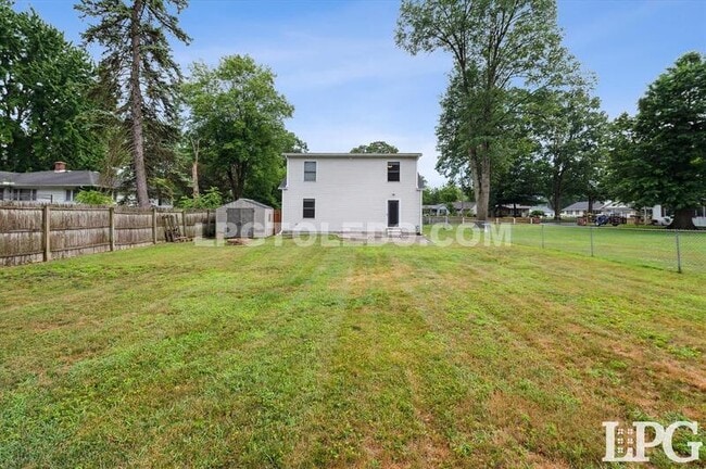 Building Photo - 7044 Springfield Dr