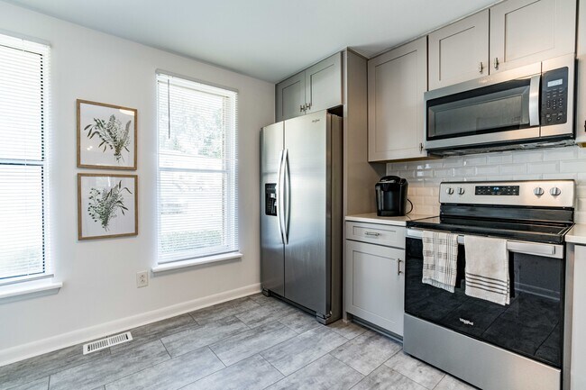 Building Photo - 1708 Ithaca Ln