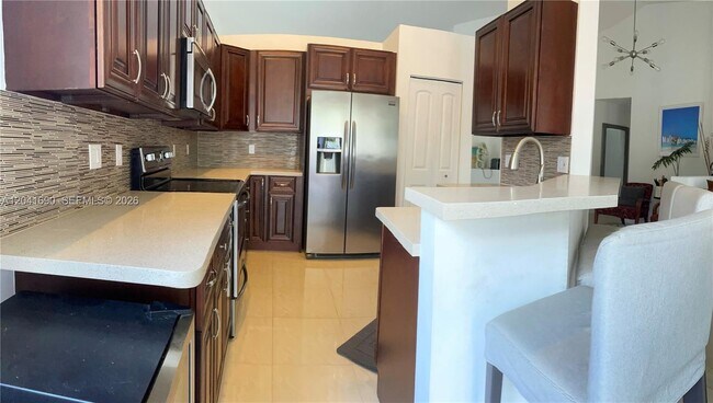 Building Photo - 805 Falling Water Rd