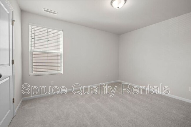 Building Photo - 1011 Red Wing Dr