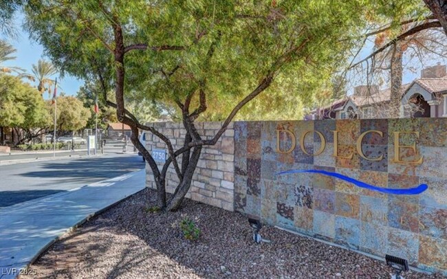 Building Photo - 2750 S Durango Dr