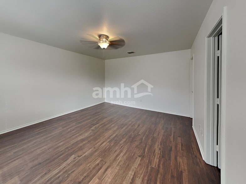 Building Photo - 1101 Eagle Claw Dr