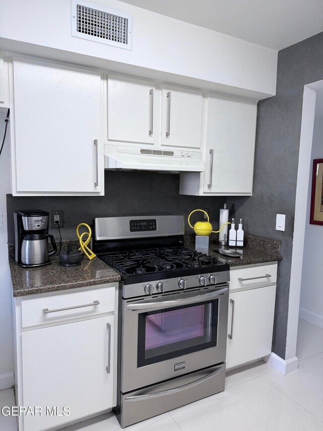 Building Photo - 6035 Bandolero Dr