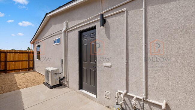 Building Photo - 4880-82 Cole St