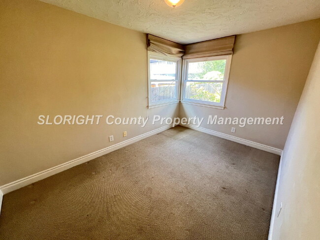 Building Photo - AVAILABLE OCTOBER- Charming Shell Beach Home - 2 Bed / 1 Bath