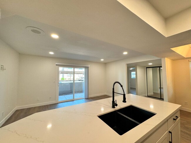 Building Photo - 520 N Stapley Dr