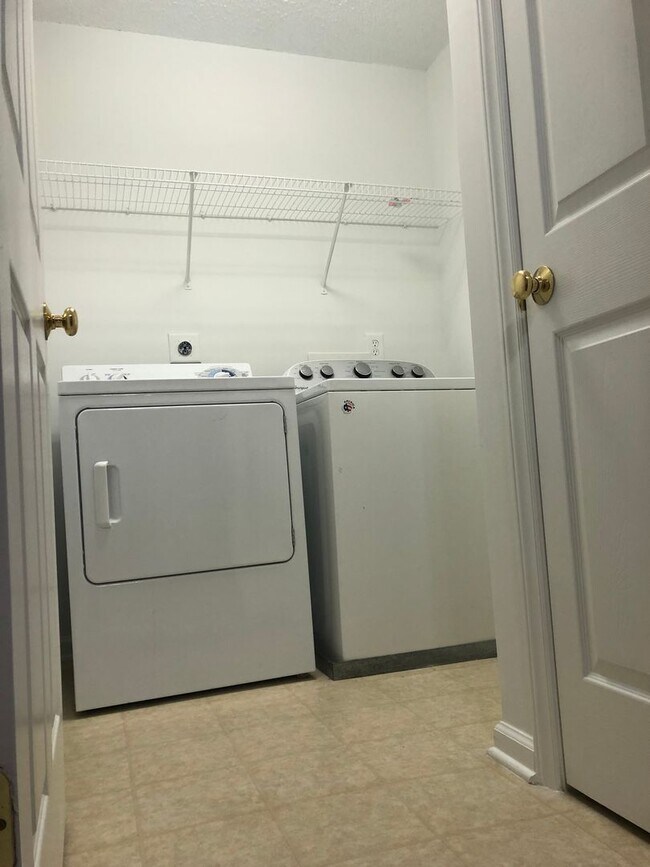 Building Photo - Available for immediate move in - Gorgeous...