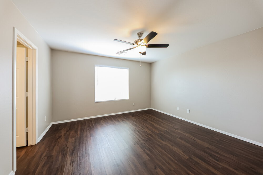 Building Photo - 12817 W Mandalay Ln