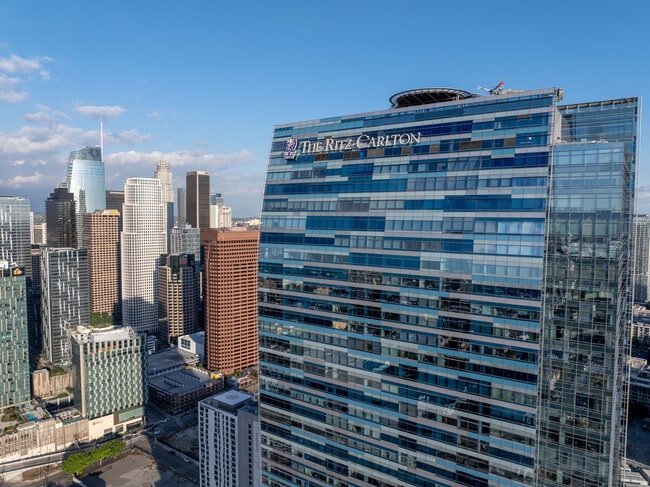 Building Photo - 900 W Olympic Blvd