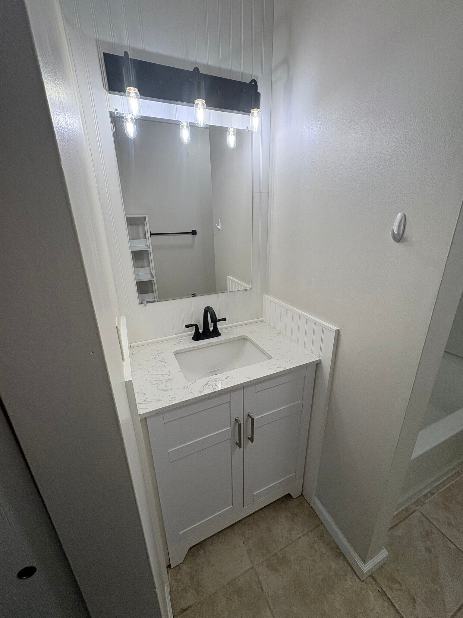 Building Photo - 25A Pine Ln