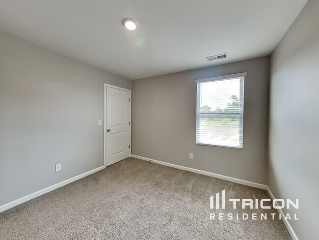 Building Photo - 9173 War Eagles Way