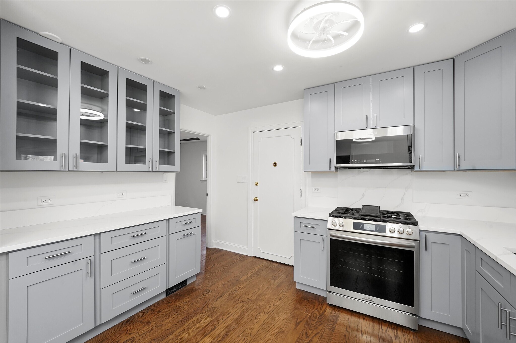 Building Photo - 7056 N Rockwell St