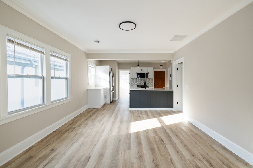 Building Photo - 4540 Garfield Ave