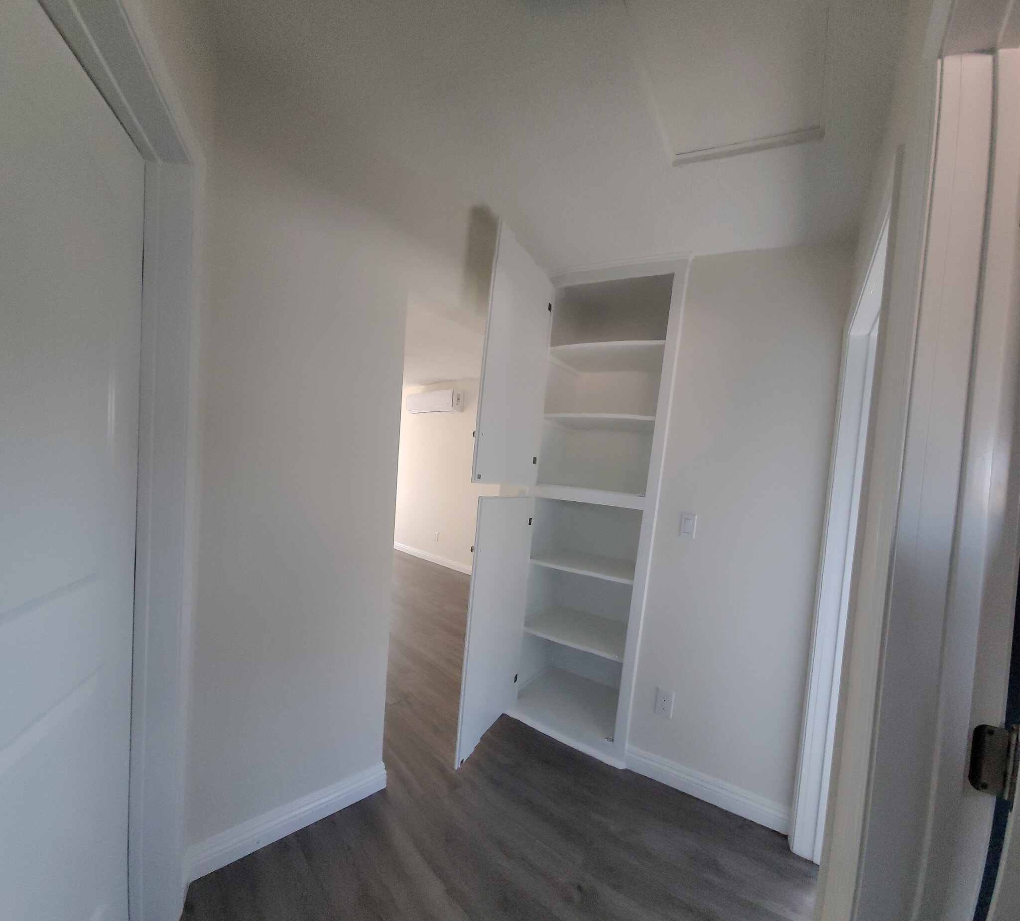 Building Photo - 731 1/2 Via Altamira