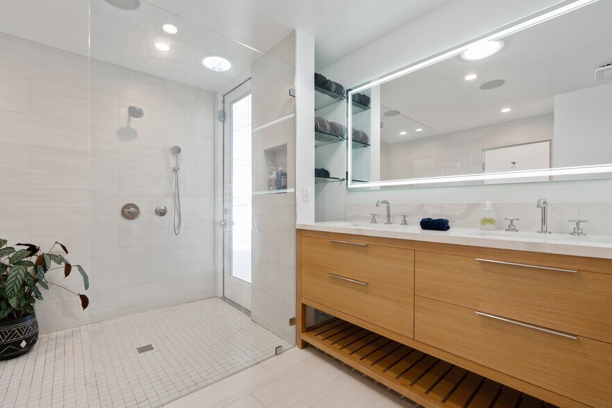 Building Photo - 3632 Beverly Ridge Dr