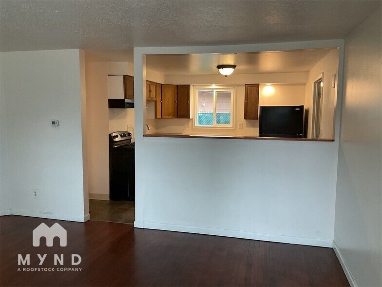 Building Photo - 1013 SE 190th Ave