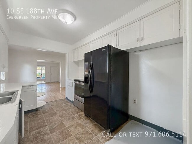 Building Photo - 10 SE 188th Ave