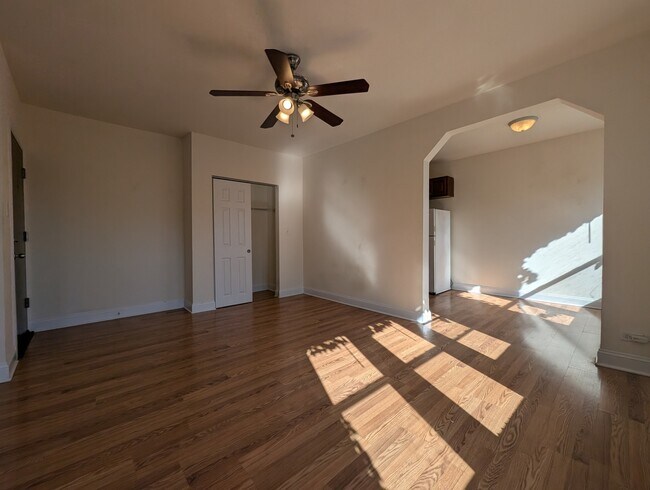 Building Photo - 2600 N Kimball Ave
