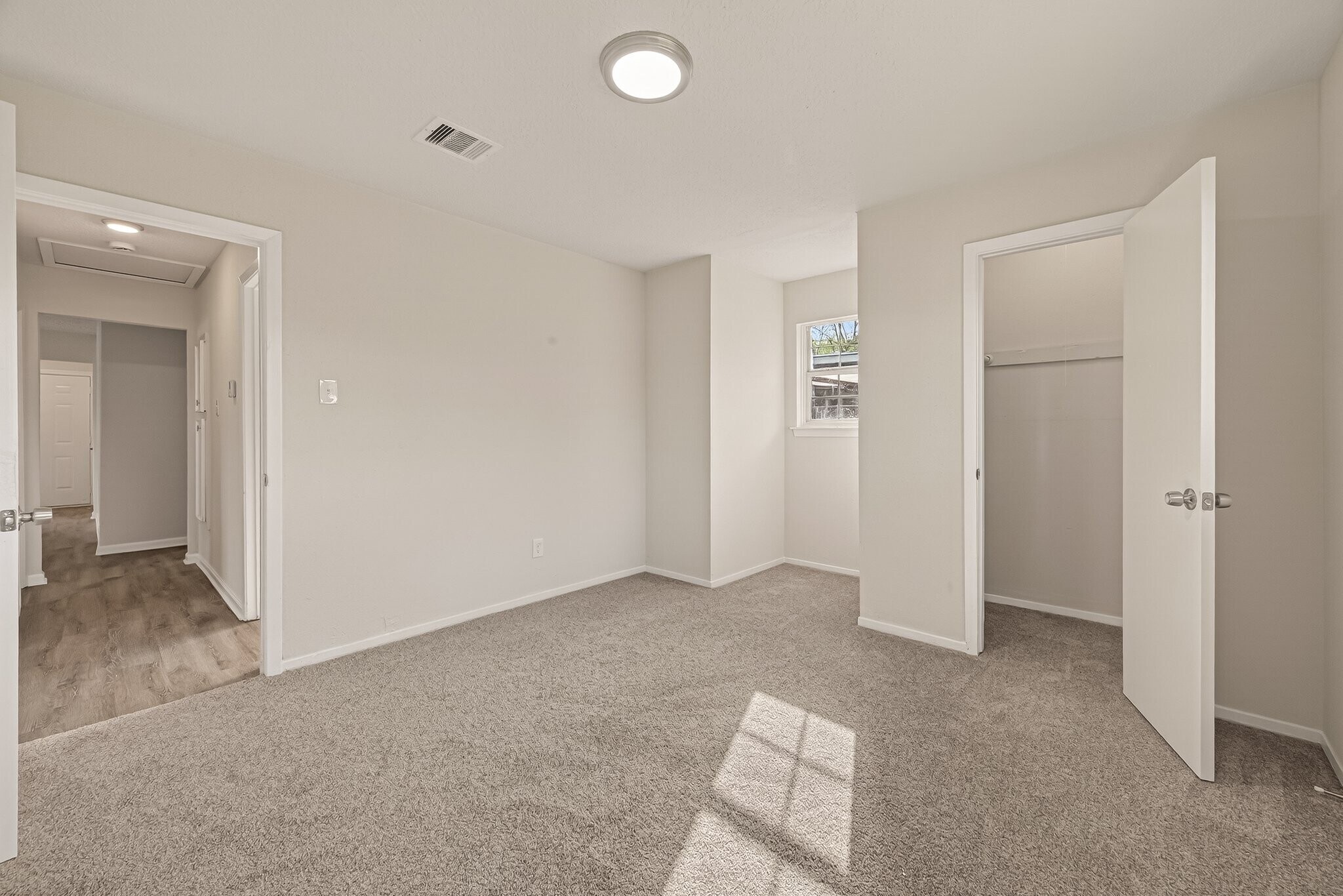 Building Photo - 5423 Grace Point Ln