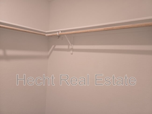 Building Photo - 1526 Tiptop Mdw