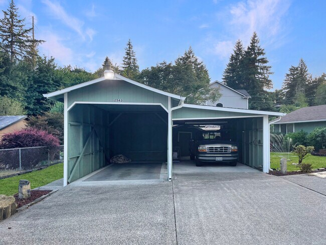 Building Photo - 2543 Green Ct SW