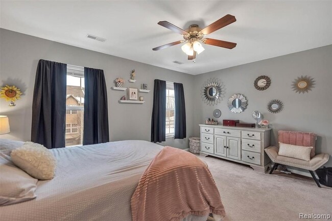 Building Photo - 2205 Knotty Pine Tr
