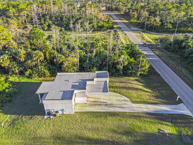 Building Photo - 622 Windermere Dr