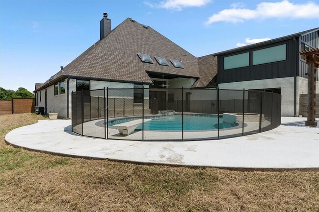 Building Photo - 209 Carriage Hill Ln