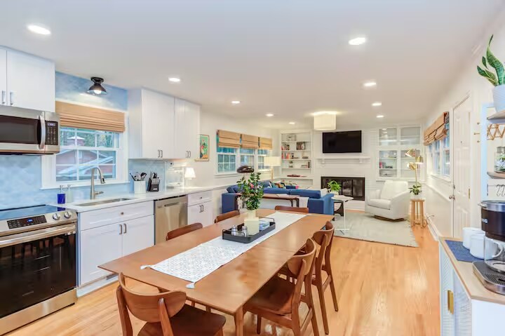 Building Photo - 107 S Wyrick St